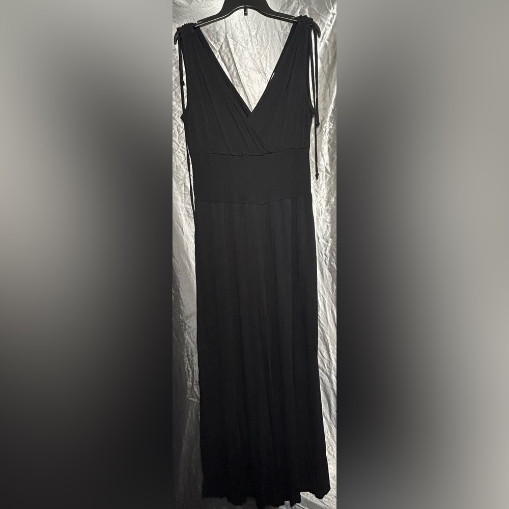 Lascana Sleeveless V-Neck Pantsuit, XL size 40width 
Dress up or go casual! - Picture 4 of 7